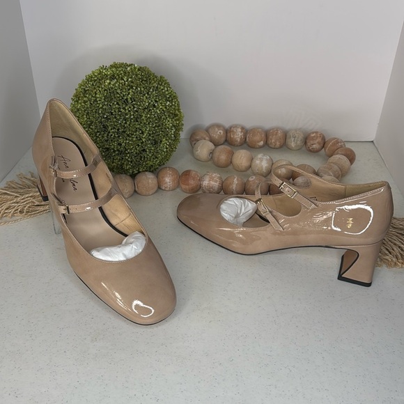 ANA PALMA
Made In Spain Patent Leather Dual Strap Mary Jane Heels 10.5/Euro 41 - Picture 3 of 12